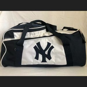 New York Yankees MLB Weekender Duffel Bag NWOT